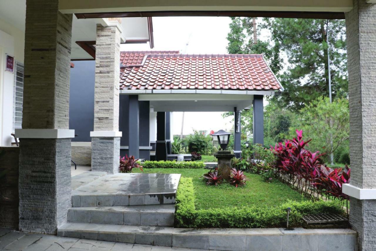 Diyar Villas Puncak M6/50 Exterior photo